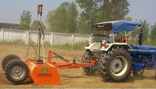 激光平地機 現(xiàn)代農(nóng)業(yè)高效作業(yè)的得力助手
